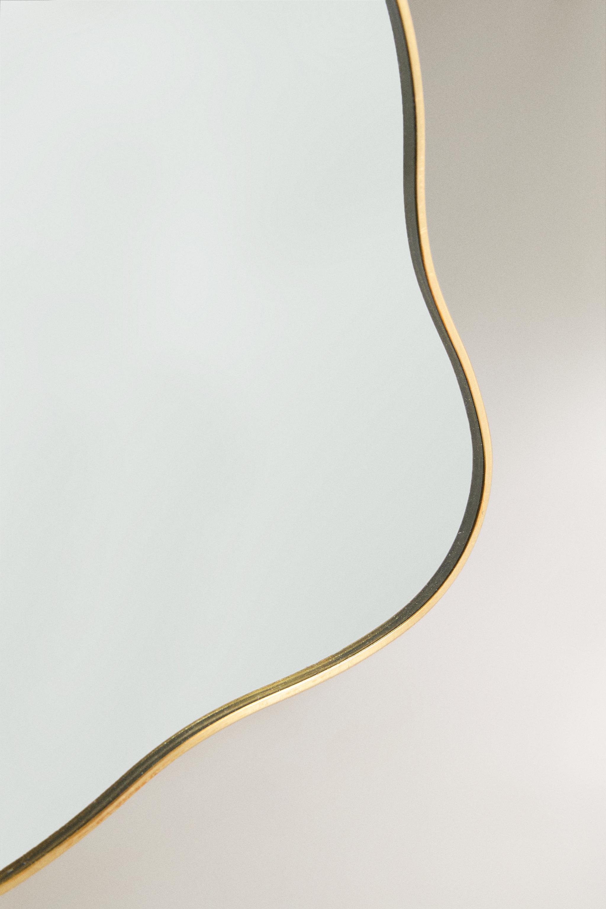 SMALL WAVY MIRROR